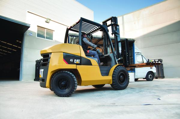 Cat® IC Engine Forklifts: Built To Last | Cat® Lift Trucks EAME